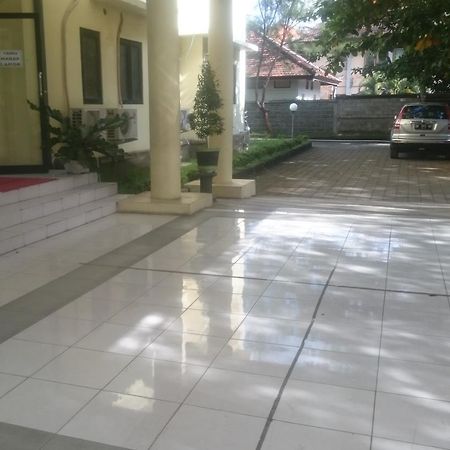 Edutel Undiksha Hotell Singaraja Exteriör bild
